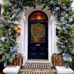 Luxury Green Pre Lit LED Christmas Wreath Outdoor Indoor - Green by CGC Lighting