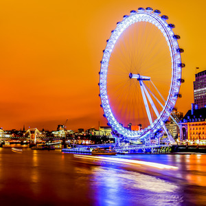 London Overnight Stay Attraction for Two - Red by Find Me A Gift