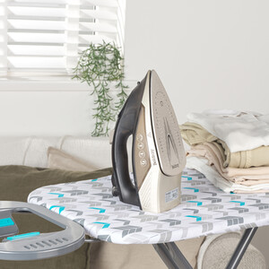 Beldray Iron 2000W - Black and Silver