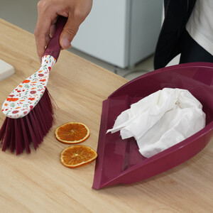 Autumn Pumpkin Dustpan and Brush Set - Brown