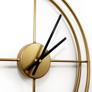 Larry's Minimalist Wall Clock - Gold by WALPLUS