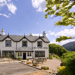 Charming Escape Experience Box - White by Buyagift