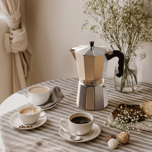 Aluminium Stovetop Espresso Maker - Silver / 300ml by VonShef