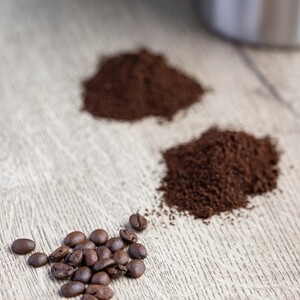 La Cafetire Traditional Hand-Operated Coffee Mill - Silver by LA CAFETIERE