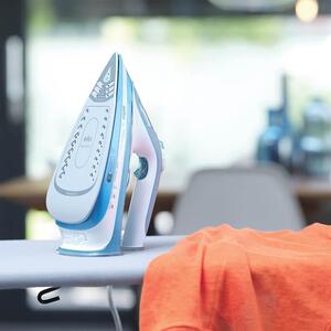 Braun 2800W Texstyle 5 Steam Iron Blue - Black by Braun