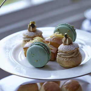 Afternoon Tea Gift Experience Box - White by Buyagift