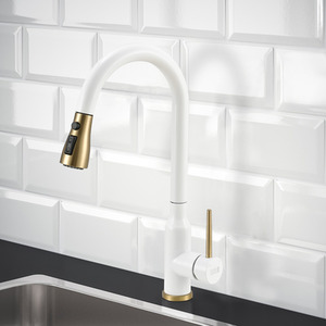 Retractable Pull-Down Kitchen Tap by Livingandhome