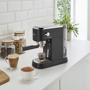 Signature Traditional Compact Pump Espresso Machine by Morphy Richards