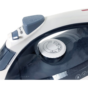 Igenix Lite 1600W Steam Iron - Blue by Igenix