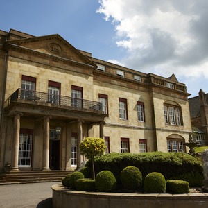 Afternoon Tea with Bubbles Gift Experience Box - White by Buyagift