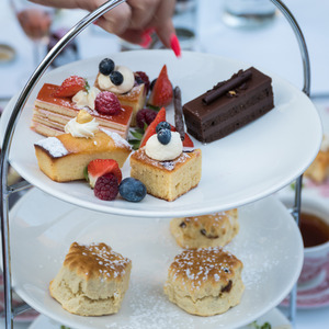 Premium Spa Day Gift Experience - White by Buyagift