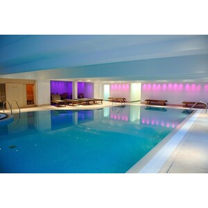 Two Night Escape with Dinner and 25 Minute Treatment for 2, Crowne Plaza Marlow - White / 0.4kg by Buyagift