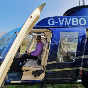 60 Minute Extended Flying Lesson Gift Experience - White by Buyagift