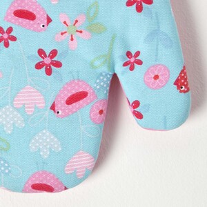 Birds and Flowers Pink Cotton Oven Glove - Pink by Homescapes