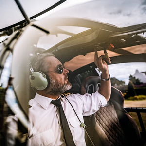 VIP Glimpse of London Tour with Bubbly Gift Experience - Pink by Find Me A Gift