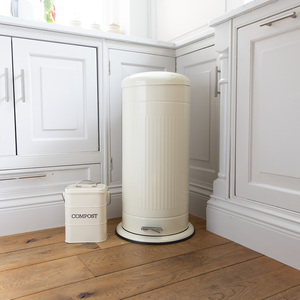 Living Nostalgia Antique Cream 30 Litre Pedal Bin - Cream by KITCHENCRAFT