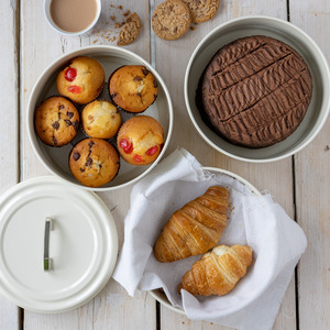 Living Nostalgia Three Tier Cake Tin - Neutral by Living Nostalgia