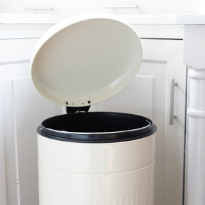 Living Nostalgia Antique Cream 30 Litre Pedal Bin - Cream by KITCHENCRAFT