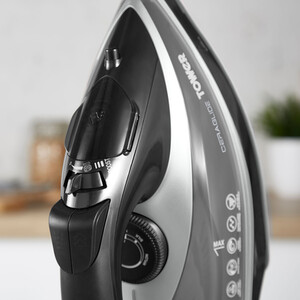 Tower CeraGlide Ultra Speed Iron 3100W - Platinum by Tower