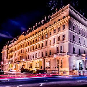 London Overnight Stay Attraction for Two - Red by Find Me A Gift