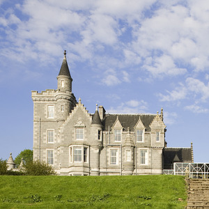 Overnight Spa Escape Experience Box - White by Buyagift