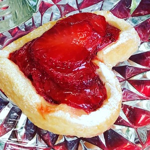 Strawberry Champagne Preserve - Preserves by Radnor Preserves