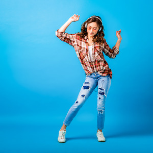 Teen Makeover Photoshoot Gift Experience - Red by Find Me A Gift