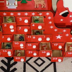 HOMCOM Christmas Advent Calendar with 24 Countdown Drawers - Red by HOMCOM