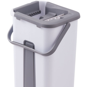 Livingandhome Flat Mop Bucket Set with 3 Pads - White by Livingandhome