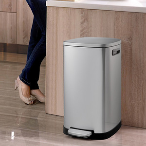 Kitchen Stainless Steel Flip-Top Bin by komore