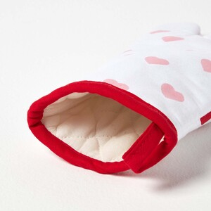 Red Hearts Cotton Oven Glove - Red by Homescapes