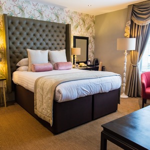 Luxury Escape Gift Experience Box by Buyagift