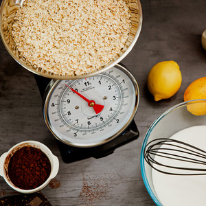 Innoteck 5 Kg Traditional Kitchen Scales - Black by Innoteck