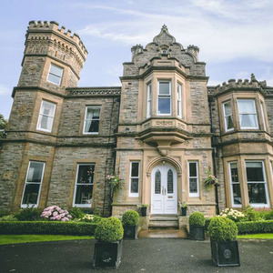 Two Night Memorable Break with Dinner for Two Gift Experience - White by Buyagift