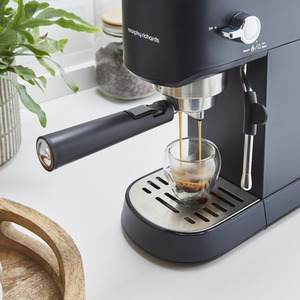 Signature Traditional Compact Pump Espresso Machine by Morphy Richards