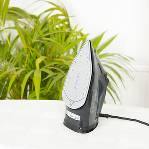 Large Steam Iron 2600W - Black by Addis