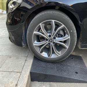 2-Pack Heavy-Duty Rubber Curb Ramp - Black / Overall Dimensions: 50cm W x 32cm D x 11cm H by Livingandhome