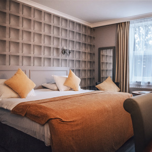 Two Night Memorable Break with Dinner for Two Gift Experience - White by Buyagift