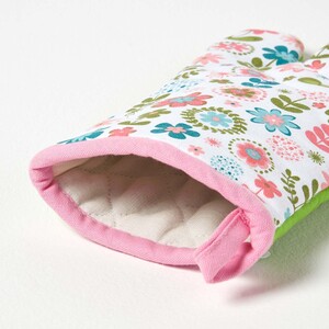 Retro Flower Cotton Oven Glove - Green by Homescapes