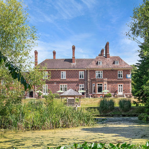 Two Night Memorable Break Experience Box by Buyagift