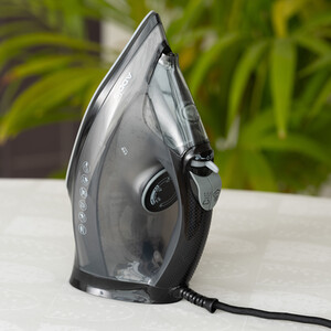 Large Steam Iron 2600W - Black by Addis