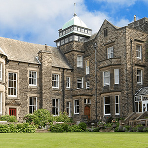 Hotel Hideaways Gift Experience Box - White by Buyagift