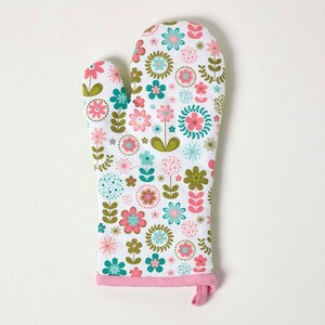 Retro Flower Cotton Oven Glove - Green by Homescapes