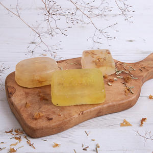 Bee and Bumble Handmade Soap Craft Kit - Multiple Colours by Bee Bumble