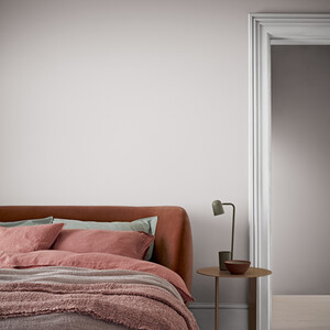 Crown Matt Breatheasy Emulsion Paint - Spotlight by Crown Paints