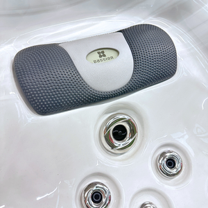 Ecstatic Wave Hot Tub - White by Fonteyn