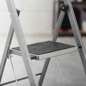 3 Step Steel Folding Step Ladder with Anti Slip Feet - Grey by VonHaus