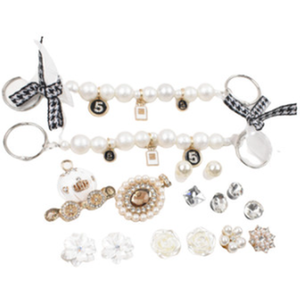 Lovely Shoe Charms Set - white