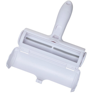 Pet Hair Remover Roller by Livingandhome