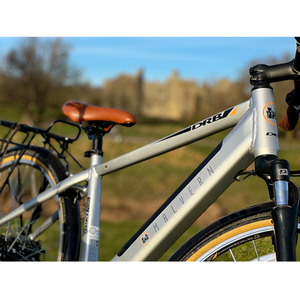 Dallingridge Malvern Hybrid Electric Bike, 700c - Silver & Camel by Dallingridge